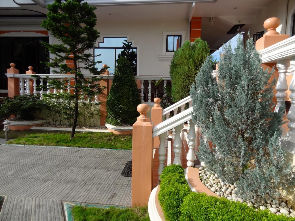The Executive Villa Inn & Suites Davao Exterior foto