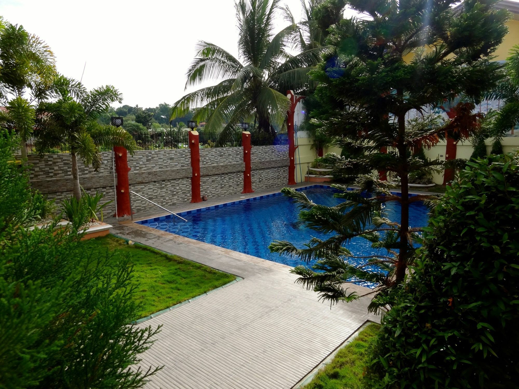 The Executive Villa Inn & Suites Davao Exterior foto